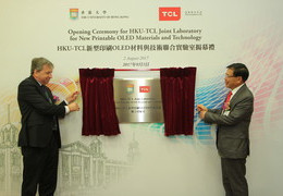 Professor Peter MATHIESON, President and Vice-Chancellor of The University of Hong Kong and Mr Dongsheng LI, Chairman and CEO of TCL Corporation unveiling the plaque for the opening of HKU-TCL Joint Laboratory for New Printable OLED Materials and Technology.